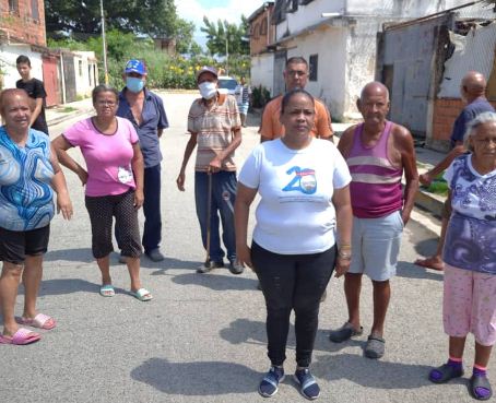 Incendio en la subestación Santa Cruz dejó a oscuras algunas calles de Paraparal en Aragua