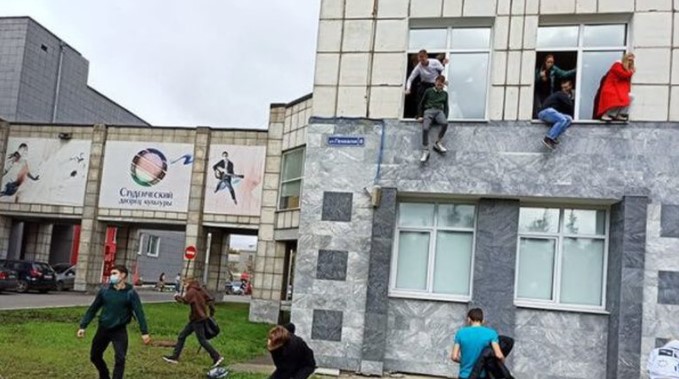 Un estudiante mata al menos a seis personas en un tiroteo en una universidad rusa