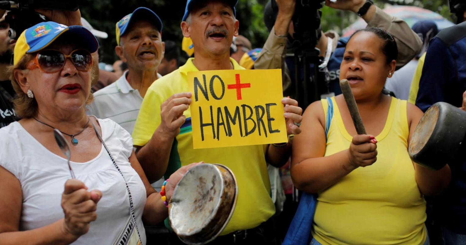 Dormir con hambre: Ancianos venezolanos racionan alimentos para subsistir (Video)