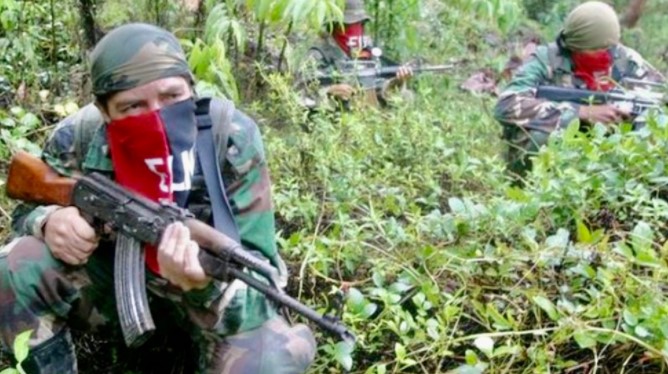 La guerrilla avanza sobre territorio venezolano: Está armada, secuestra, castiga y se mete a las casas a exigir el almuerzo