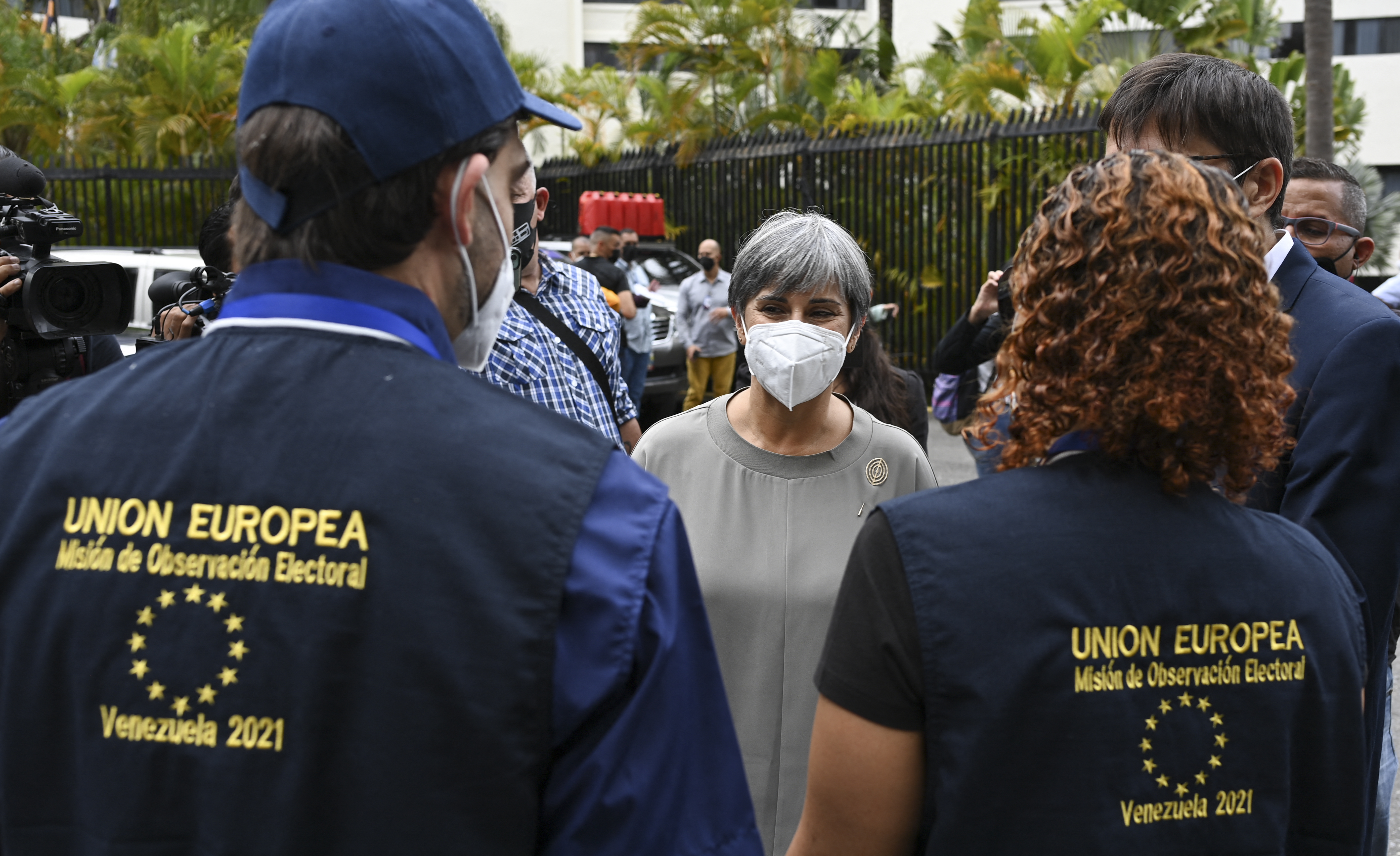 Denuncian ante observadores de la UE el uso de recursos del Estado para favorecer candidatos chavistas