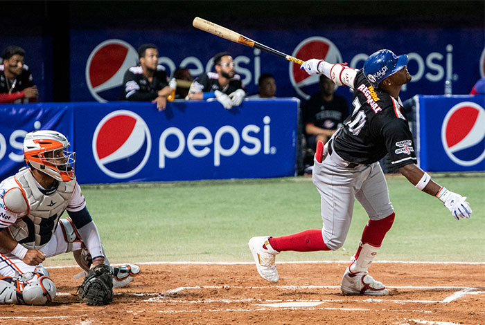 Tiburones remontó ante Caribes y sumó su primera victoria de la temporada; Resultados de la Lvbp del #24Oct