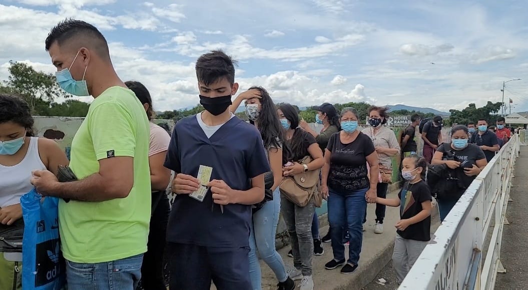 Por fin abrieron paso peatonal por el puente internacional Simón Bolívar, fronterizo con Colombia (Imágenes)