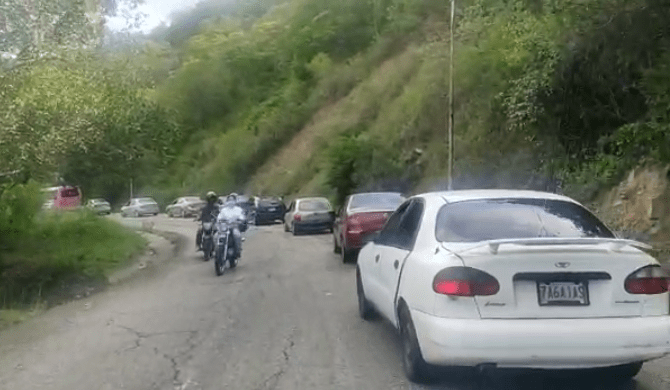 Denuncian hasta dos horas en cola para ingresar a San Antonio del Táchira este #12Oct