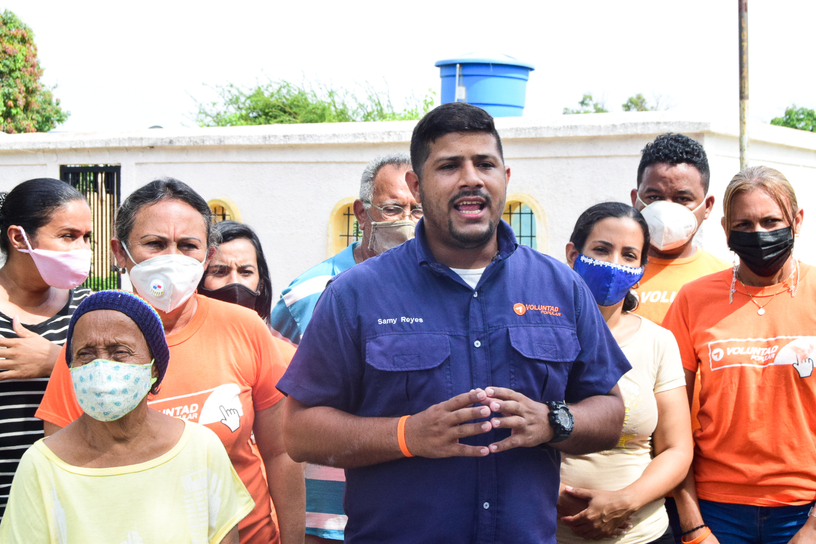 En el Barrio 14 de noviembre de Maracaibo viven entre aguas negras desde hace cuatro años