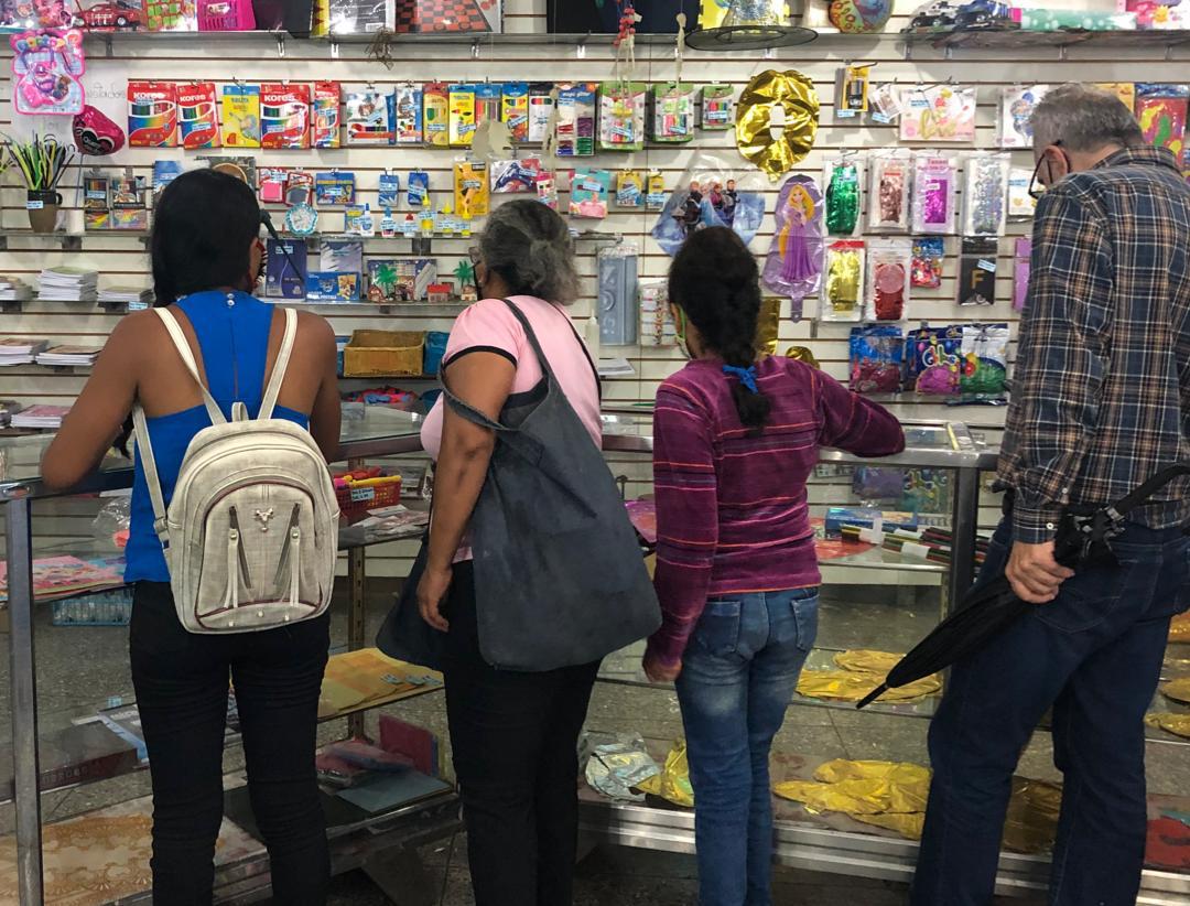 Entre 60 y 120 dólares se necesitan para comprar útiles y uniformes escolares en Guárico