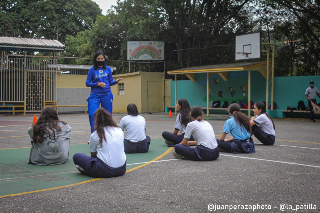 Padres rechazaron implementación de dosis cubana a los niños para el regreso a clases (Imágenes)