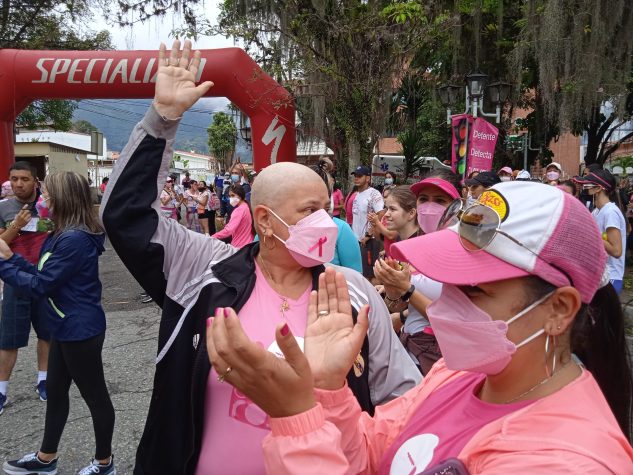 Merideños se unieron a la Causa Rosa en la caminata del Camiula