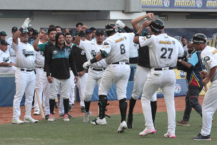 Con un primer inning trepidante, la ofensiva de Bravos superó a Caribes