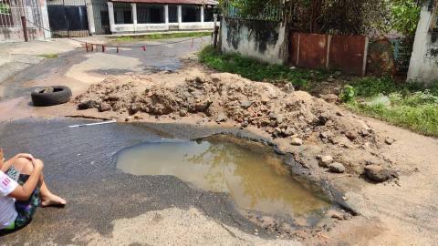 Falla en tubería afecta a familias en el sector Caroní II de Ciudad Guayana (FOTOS)