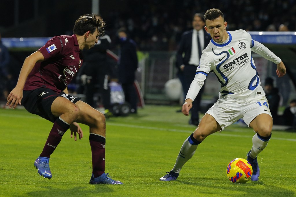 El líder Inter goleó en su visita al colista Salernitana