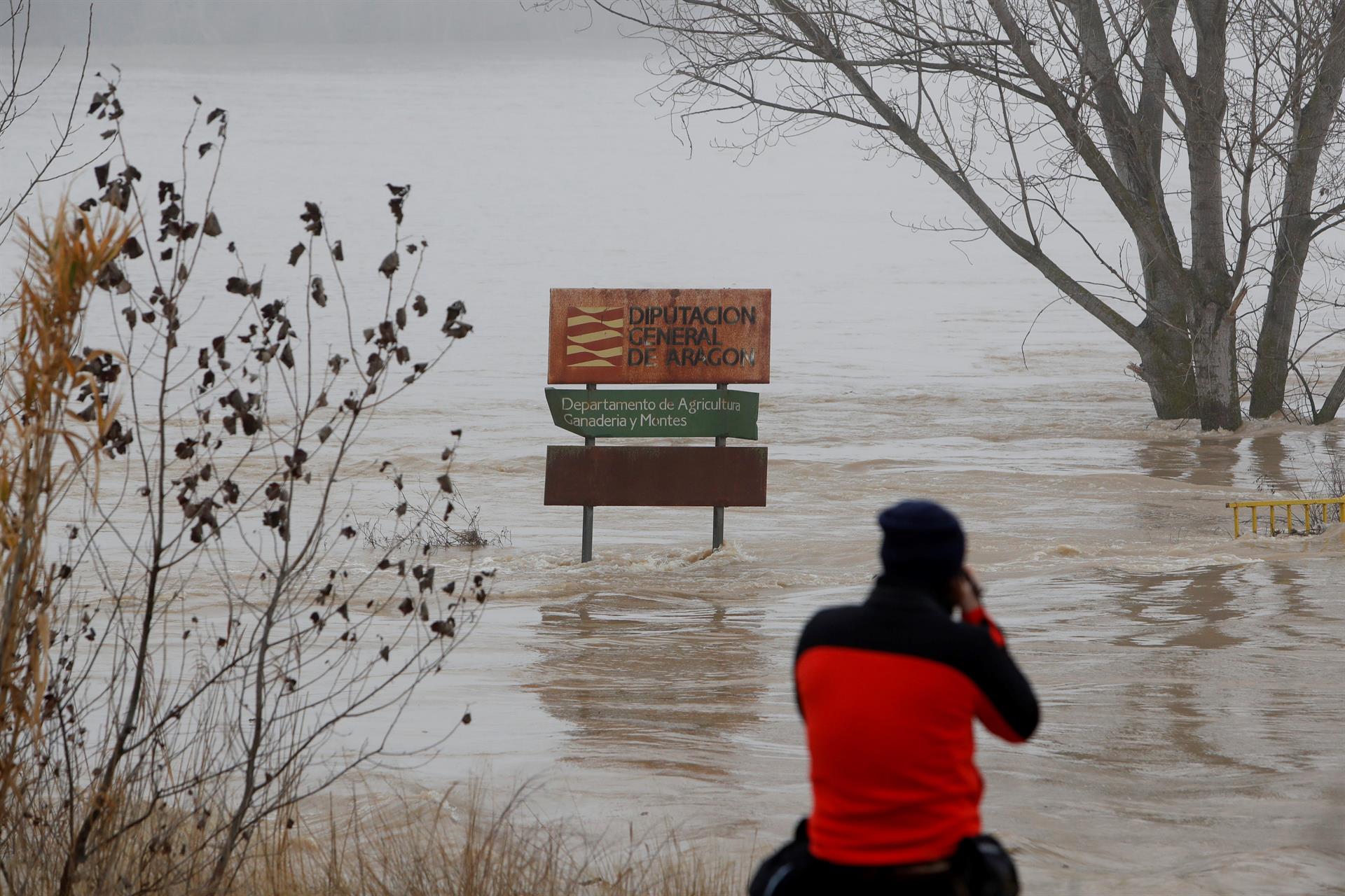 La ciudad española de Zaragoza se prepara para la máxima crecida del Ebro