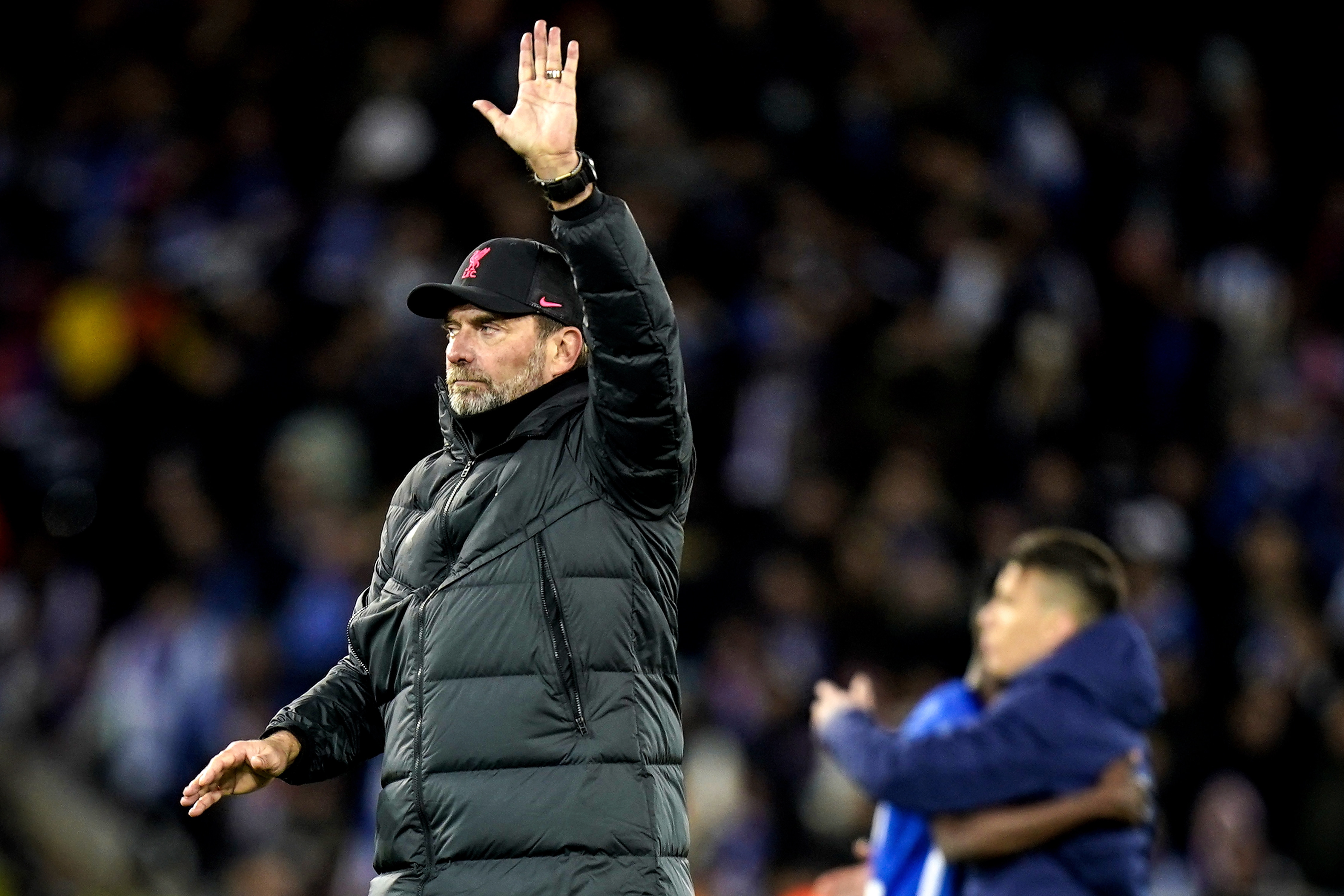 Con lágrimas en sus ojos: Así fue la emotiva despedida de Jürgen Klopp en el Villa Park (VIDEO)