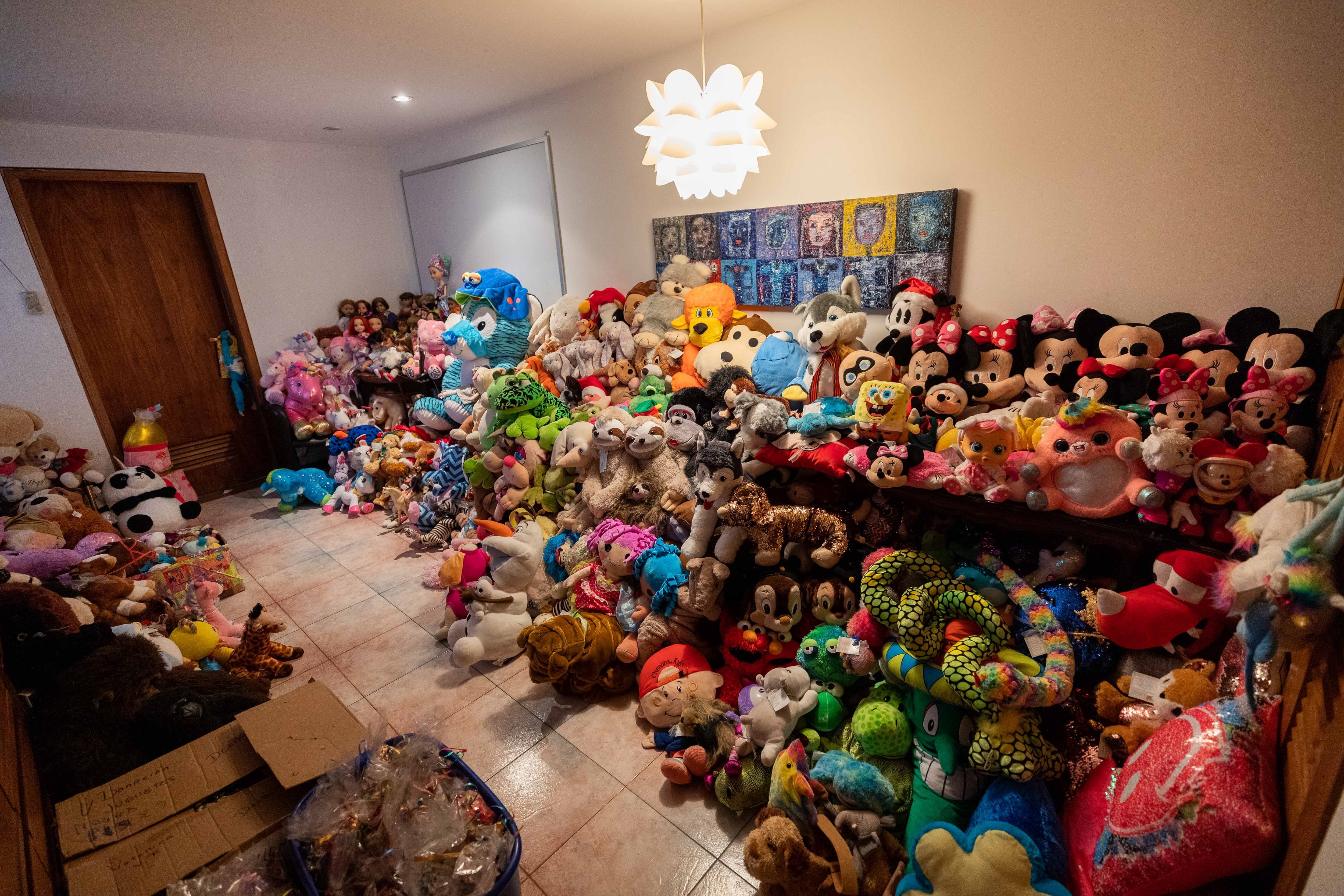 El Hospital de Peluches, una idea de reciclaje que alegra a niños venezolanos (Fotos)