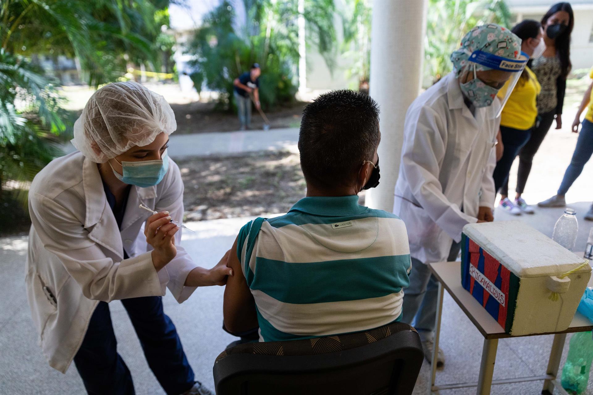 Sociedad Venezolana de Infectología recomendó aplicar cuarta dosis de refuerzo contra el Covid-19