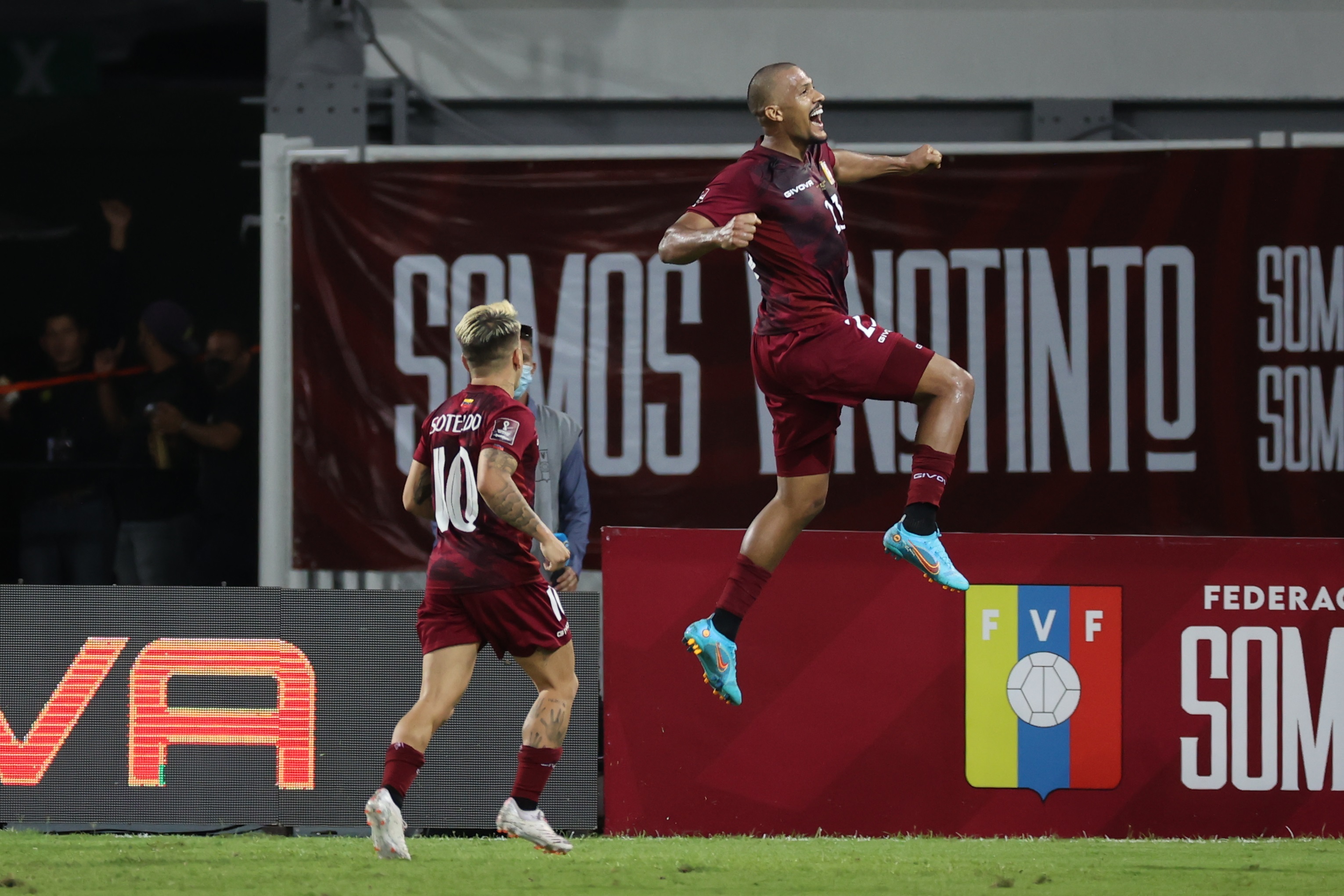 Pekerman y Rondón: la noche perfecta de la Vinotinto en Barinas