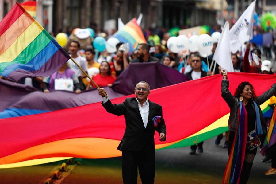 Lanzan en Ecuador la agenda joven Lgbt con apoyo de entidades internacionales