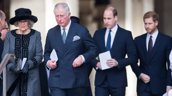 Qué temor hay detrás de la invitación del príncipe Carlos a su hijo Harry, que está escribiendo un libro de memorias