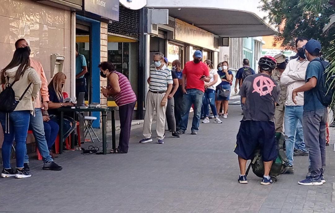 Militantes del chavismo vigilaron proceso de recolección de firmas para el revocatorio en Lara #26Ene