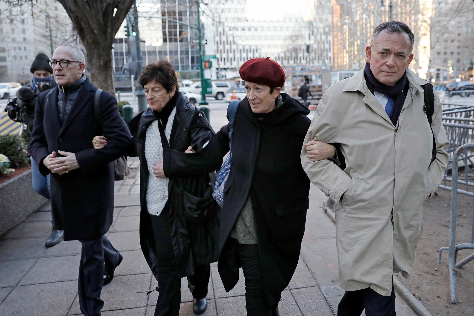 Ghislaine Maxwell no delatará nombres por una sentencia menor, asegura su hermano