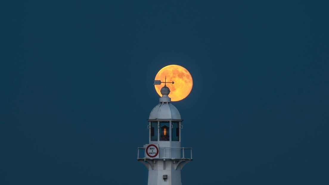 La luna llena ‘de nieve’ ilumina el cielo durante tres días consecutivos: ¿cuándo y cómo verla?