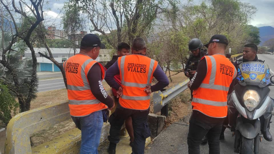 Brigada de Protección Civil impidió el suicidio de un joven en Carabobo