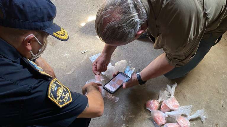 Cómo actúa la piperidina, sustancia hallada en la cocaína adulterada en Argentina