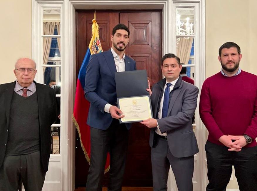 Carlos Vecchio reconoció esfuerzo del jugador Enes Kanter por mostrar el daño causado por Maduro