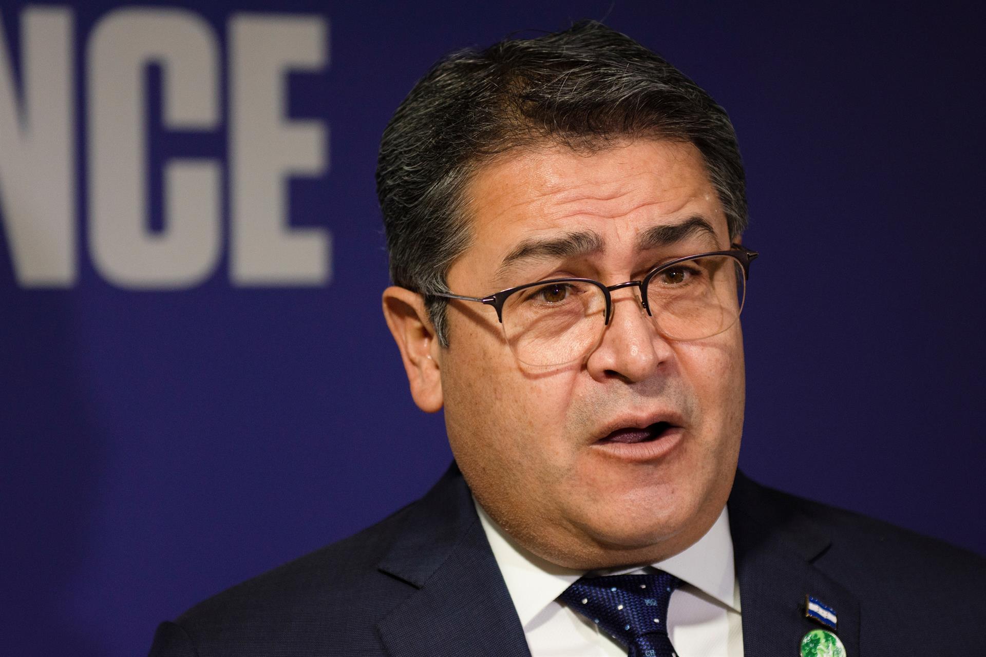 Extraditado expresidente de Honduras comparece ante el juez en Nueva York