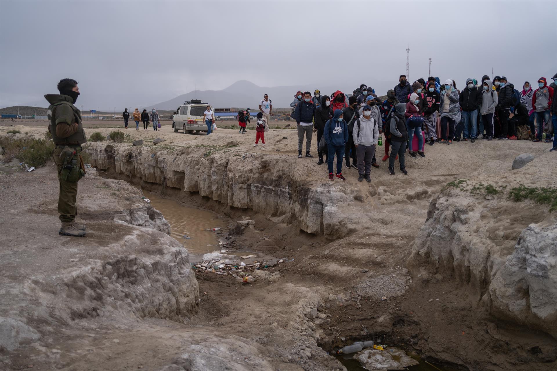 Chile anunció diálogo con Bolivia por la crisis migratoria tras protestas en que resultaron heridos venezolanos