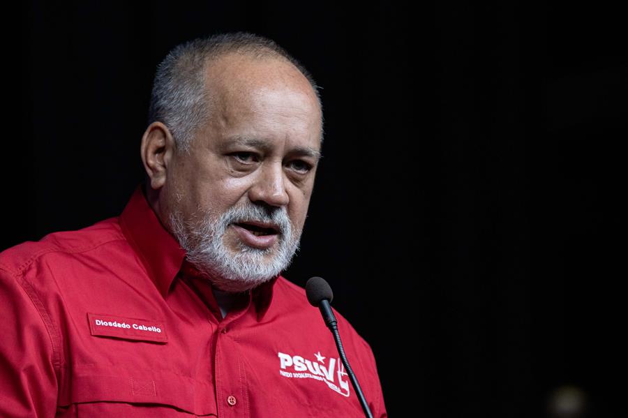 Diosdado sigue con el cuento de “mejorar relaciones” con Colombia tras elecciones