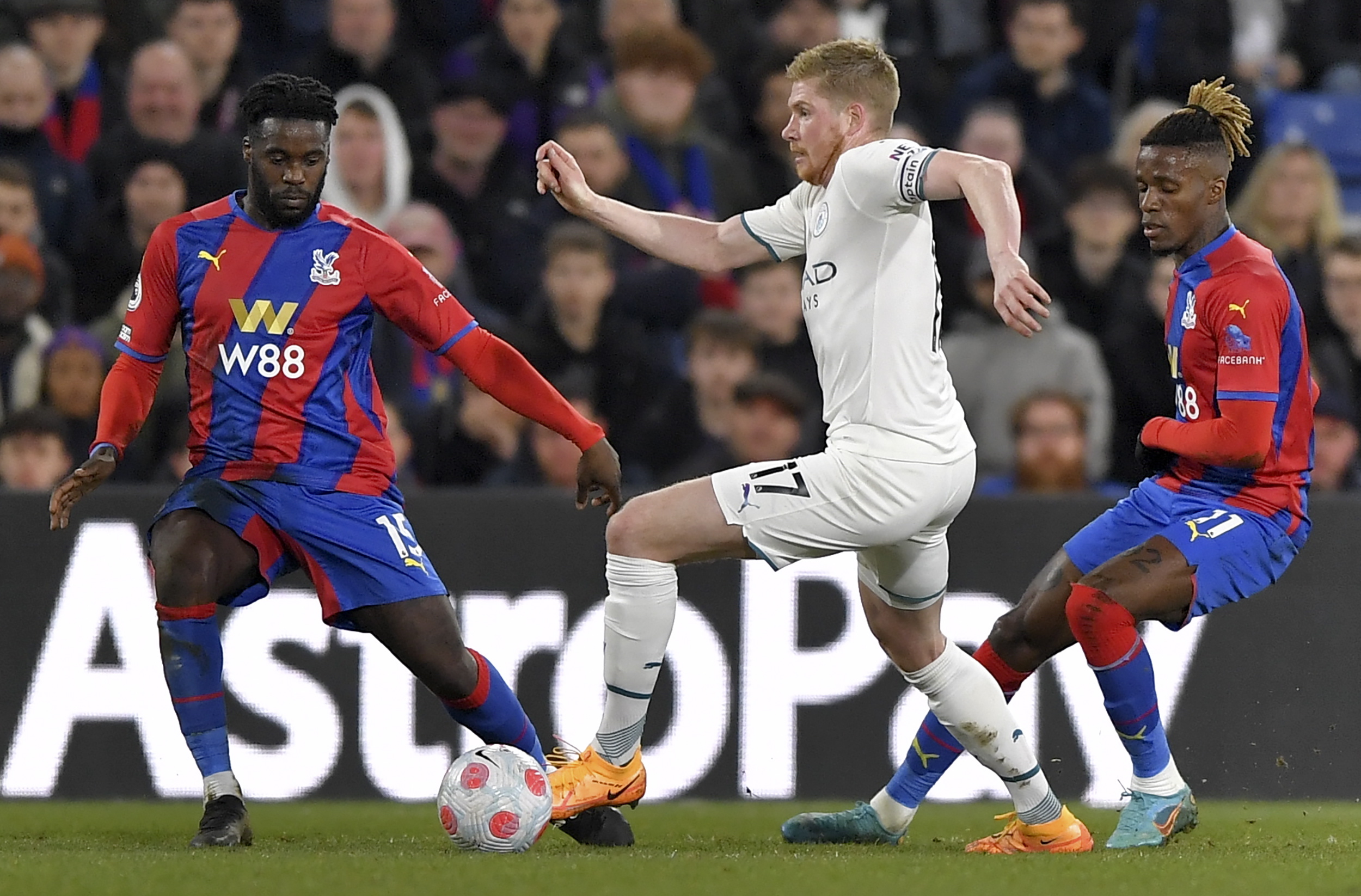 La lucha por la Premier se aprieta: El City se quedó sin pegada ante Crystal Palace