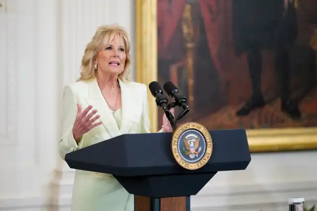 Jill Biden, primera dama de EEUU, se reunirá con refugiados ucranianos en Europa