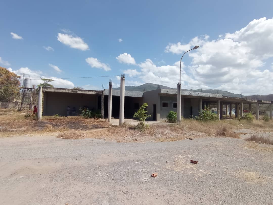 Habitantes de Santa Fe exigen la culminación del hospital: “No le meten la mano a la salud”