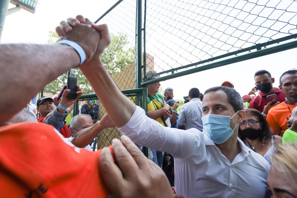 Guaidó: Seguiremos en las calles, para juntos superar estos oscuros momentos (VIDEO)