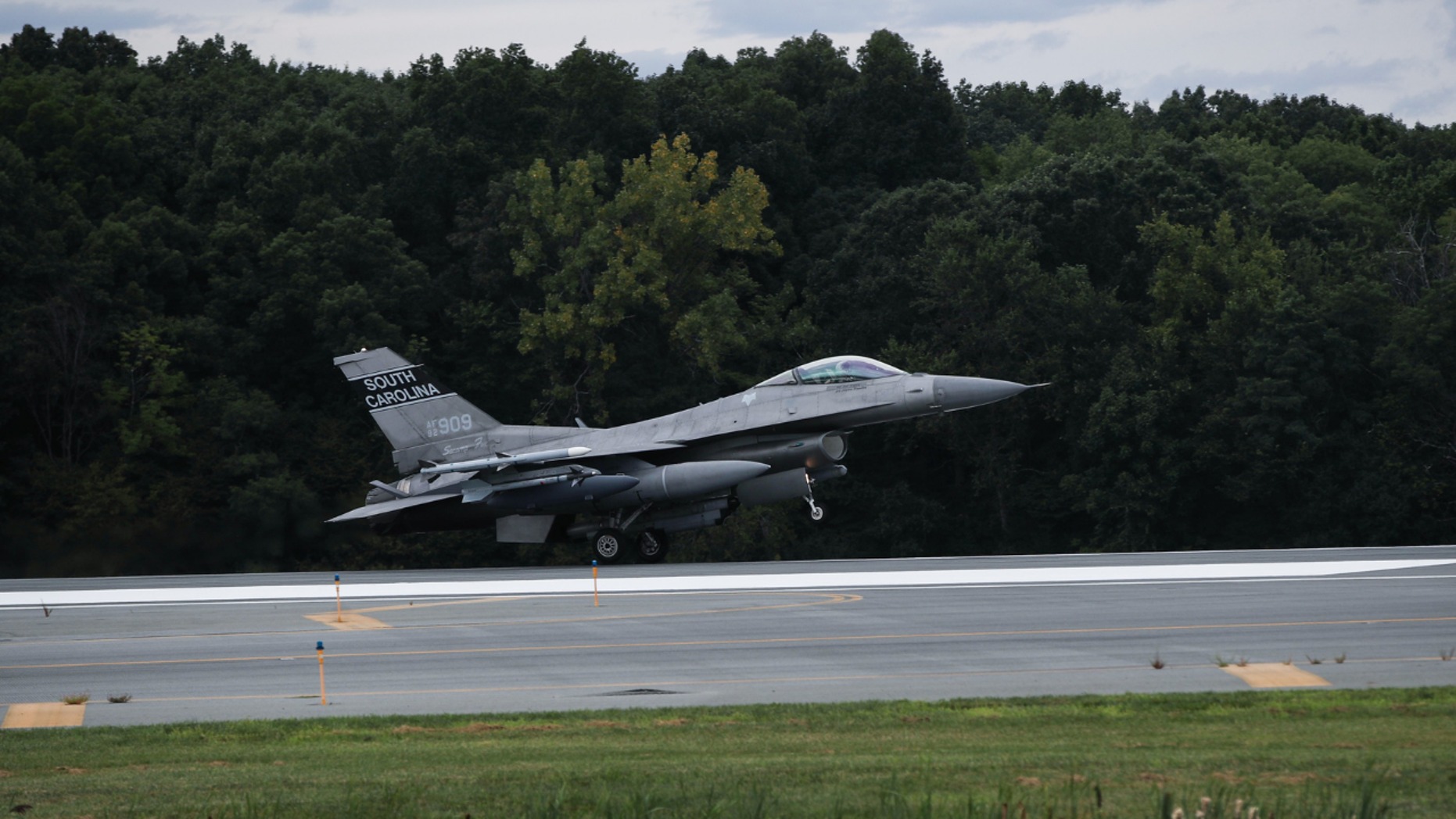 Avión F-16 de la Guardia Nacional Aérea de Texas se estrelló cerca de base del Ejército de EEUU