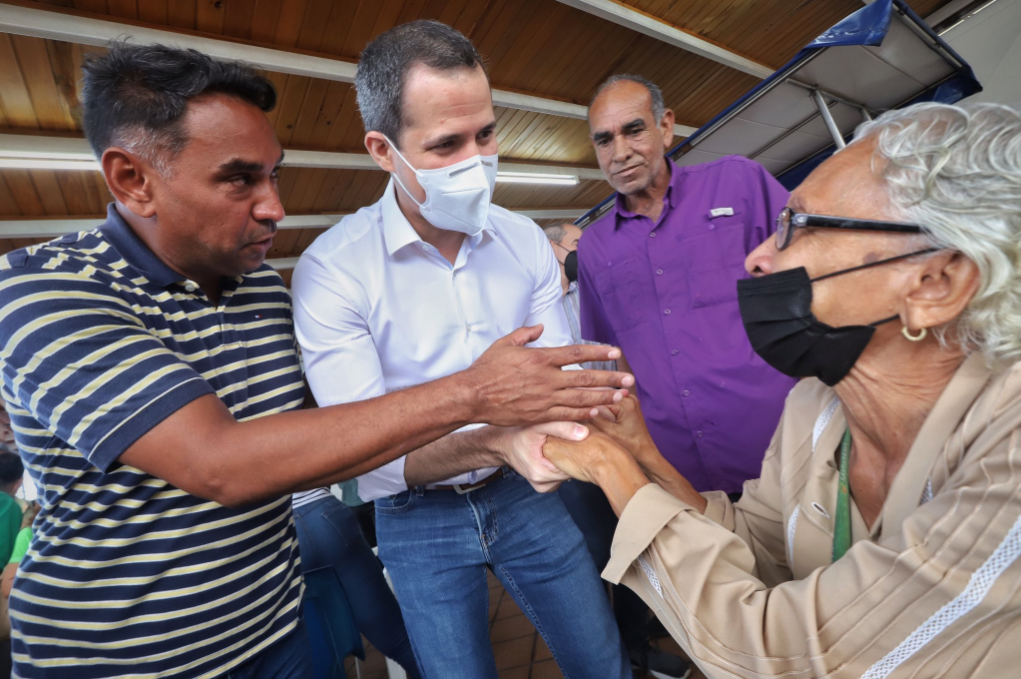 “Juntos vamos a levantar a este país”, le garantizó Guaidó a todos los venezolanos