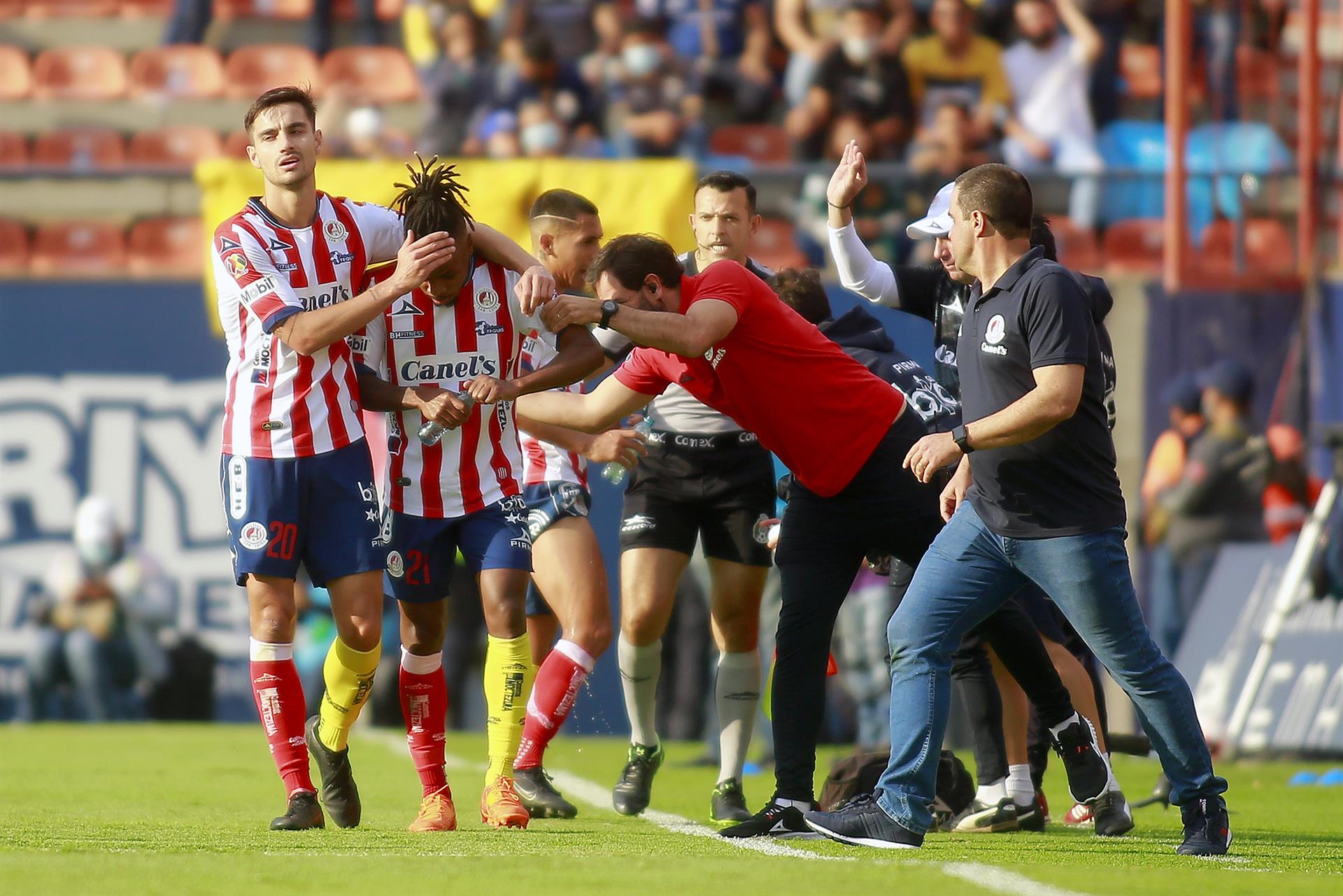 Jhon Murillo marcó otro GOLAZO en triunfo del San Luis sobre León (Video)