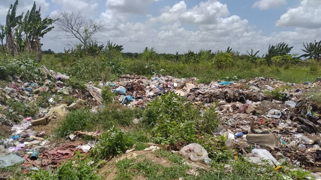 Entre ratas, moscas y cucarachas: así viven los vecinos de San Rafael en Maturín (FOTO)