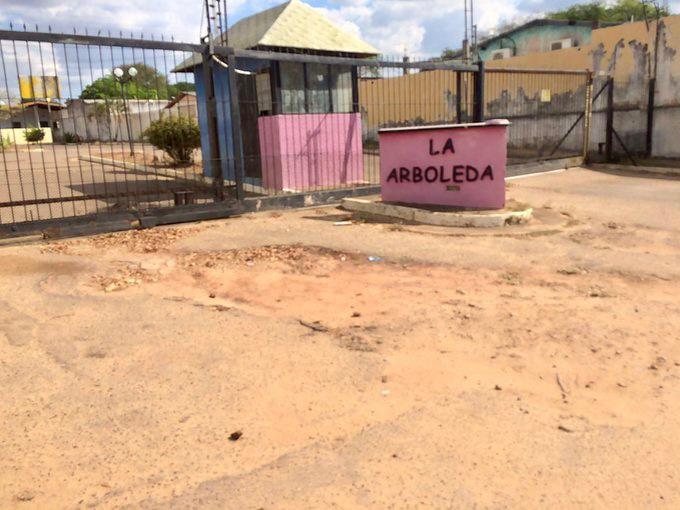 ¡Brilla por su ausencia! En un sector de Ciudad Bolívar están sin agua desde hace cinco años