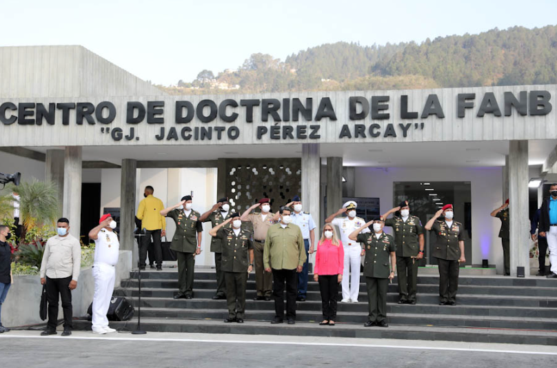 Maduro gastó recursos del Estado en centro para imponer doctrina chavista a la Fanb