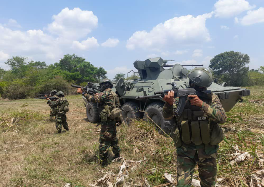 Fanb decomisó sustancias químicas usadas por la guerrilla para producir drogas en Apure