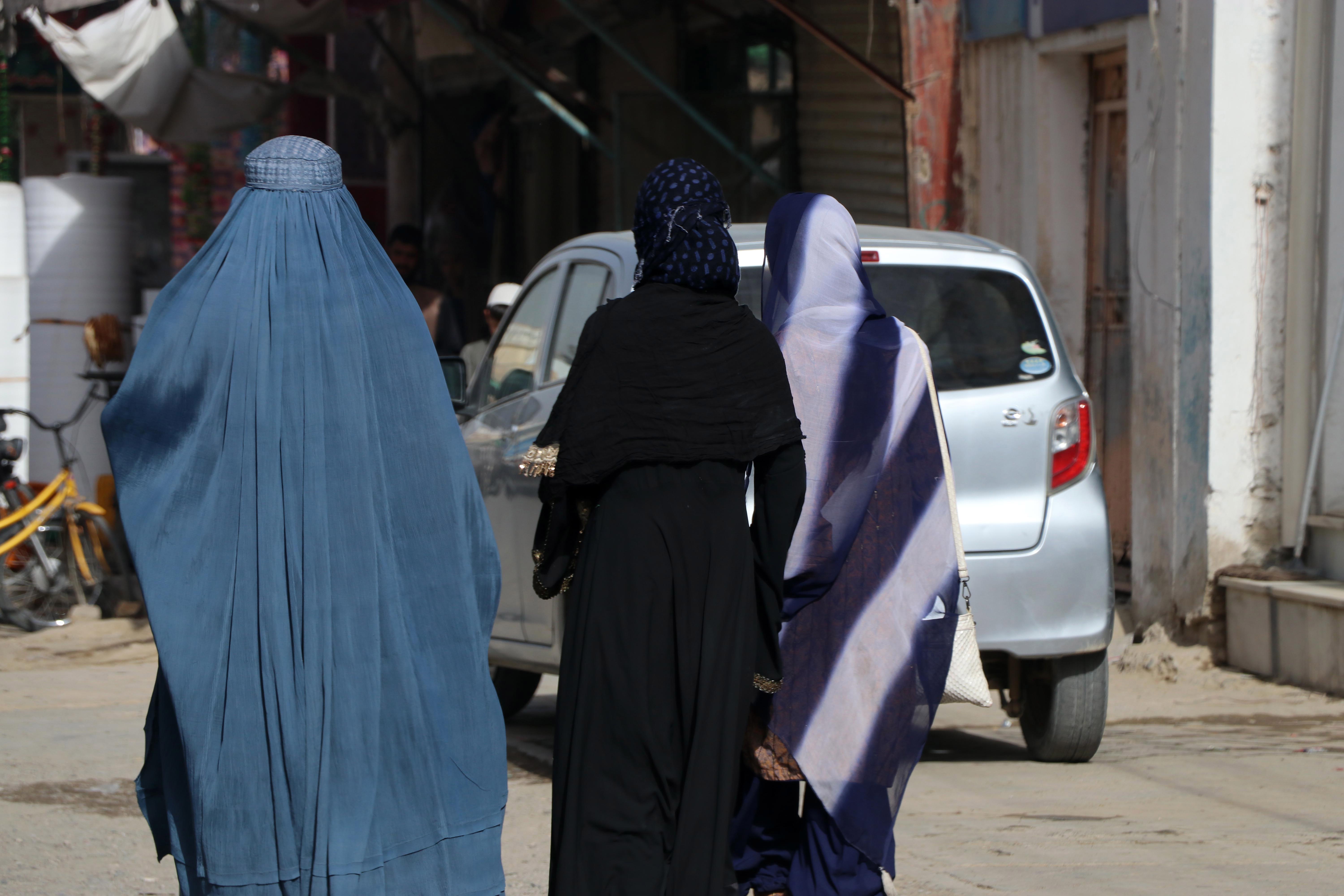 La ONU denuncia detenciones masivas de mujeres afganas por incumplir normas de vestimenta