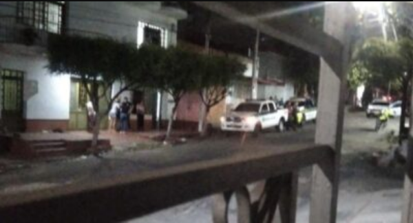 Llegaron en una moto y le dispararon en el cuello: Estilista venezolano fue asesinado en Cúcuta