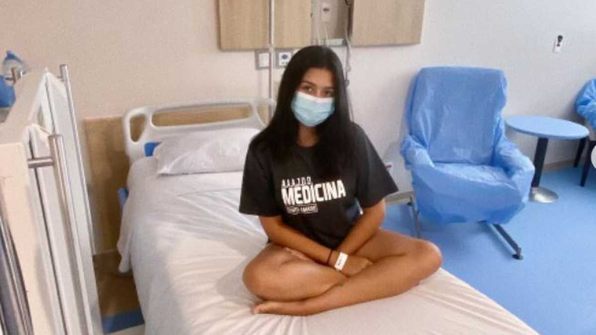 La insólita historia de estudiante de medicina que descubrió que tenía cáncer en plena clase