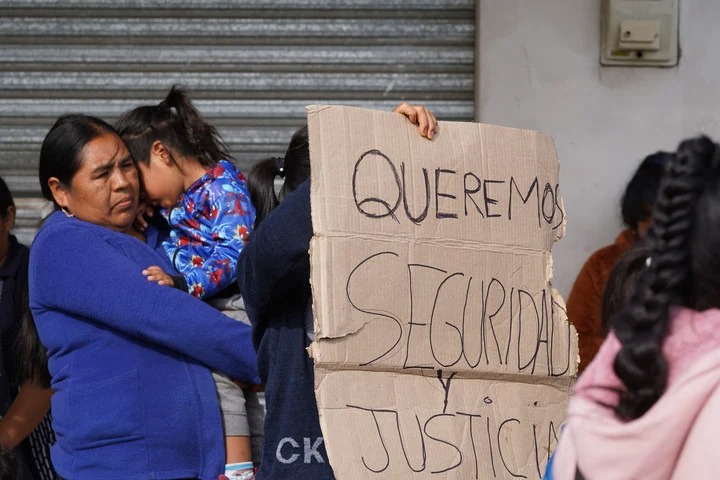 “Mamá, me muero”: a niña de 13 años le dieron al menos cinco puñaladas para robarle el celular