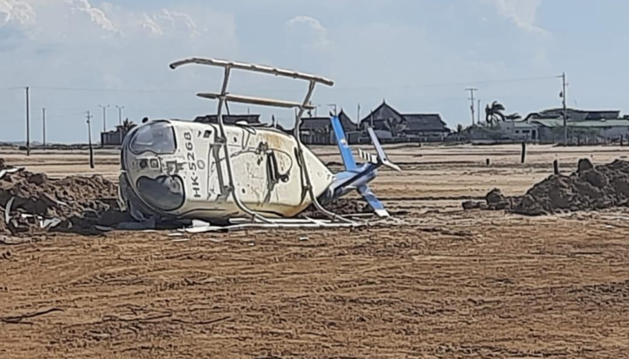 EN VIDEO: Helicóptero se precipitó con varias personas a bordo en La Guajira colombiana