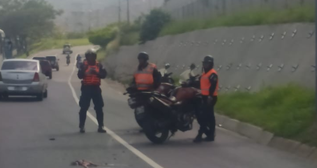 Mujer murió tras ser arrollada en La Yaguara este #17May (Fotos)