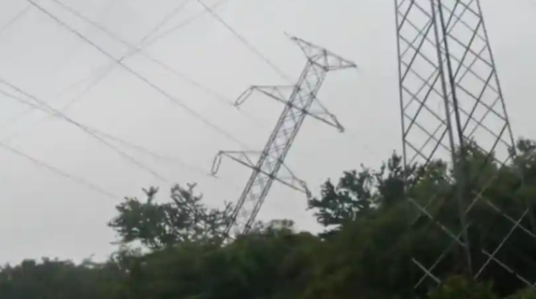 Corpoelec busca personal de otros estados para resolver caída de torre eléctrica en Cabudare que sigue sin luz