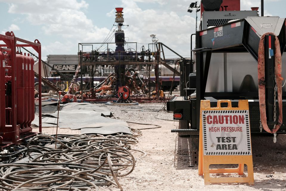 Para aprovechar los altos precios, petroleras de EEUU acuden al re-fracking de viejos pozos de lutitas